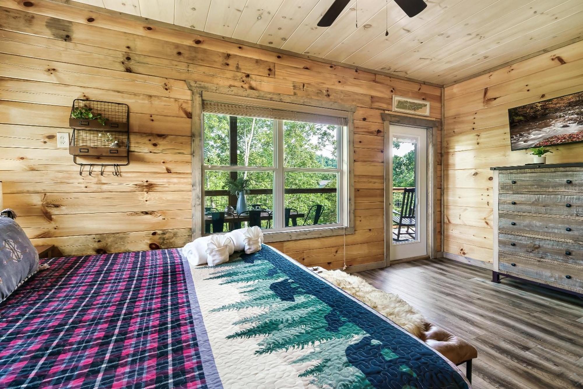 Spring Sale! Indoor Pool, Pet Stays Free, Movie, Hottub Sevierville Exterior foto
